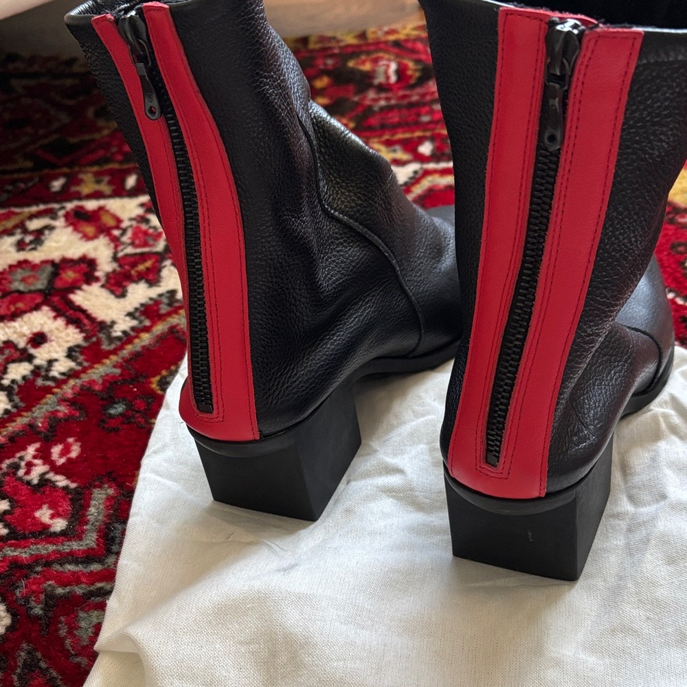 Gorgeous Arche Black ankle boots with red stripe down the back EUC size 38